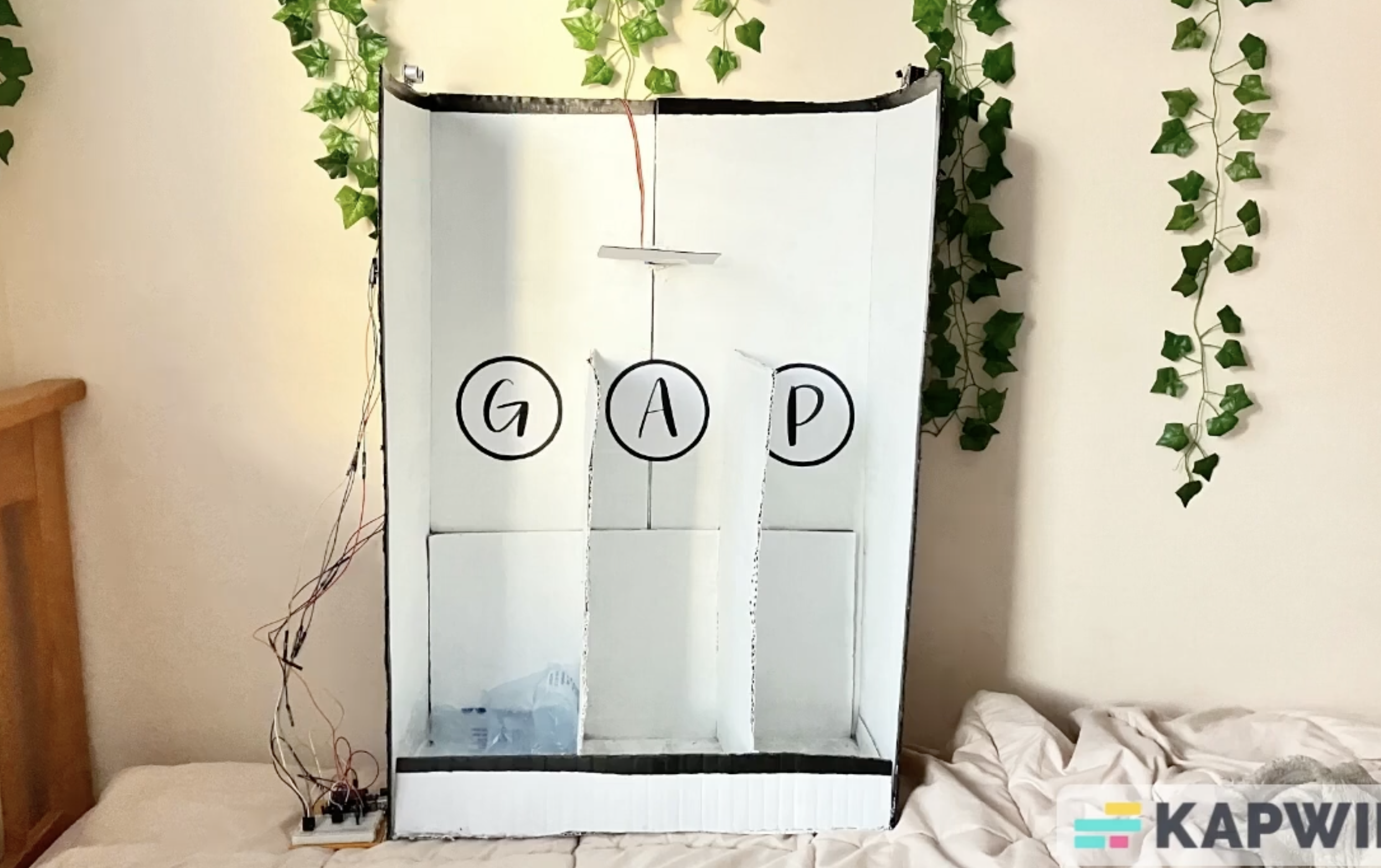 Illustration of a smart recycling bin project